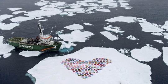 Greenpeace construit un coeur
